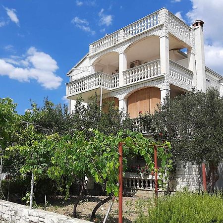 Apartments And Rooms With Parking Space Kastel Stafilic, Kastela - 18673 Екстер'єр фото