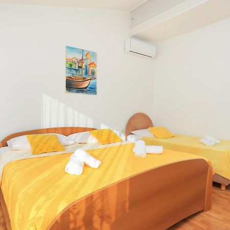 Apartments And Rooms With Parking Space Kastel Stafilic, Kastela - 18673 Номер фото