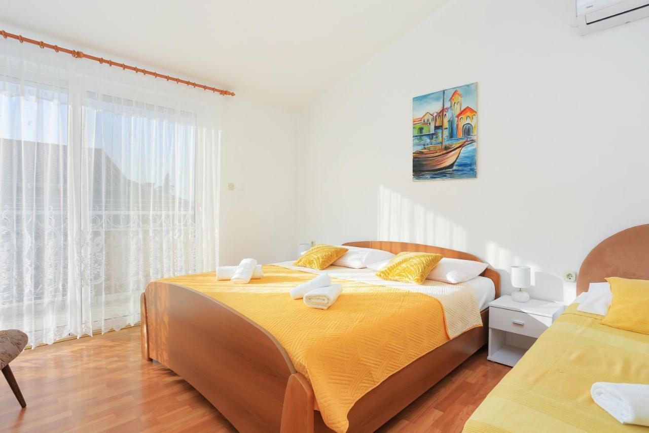 Apartments And Rooms With Parking Space Kastel Stafilic, Kastela - 18673 Екстер'єр фото