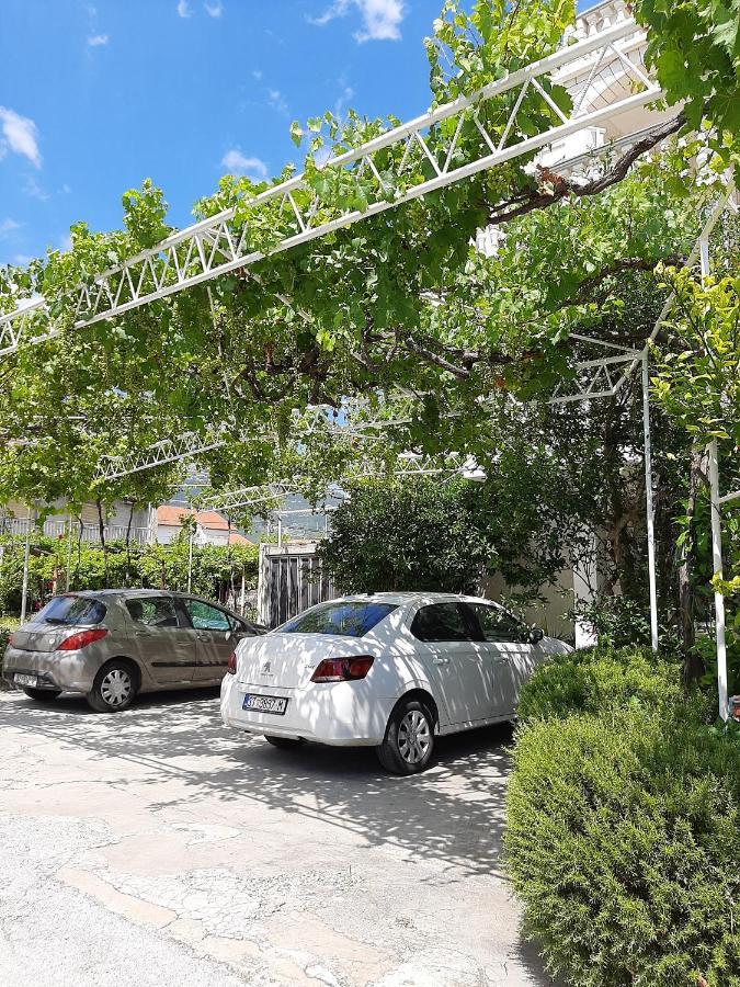 Apartments And Rooms With Parking Space Kastel Stafilic, Kastela - 18673 Екстер'єр фото