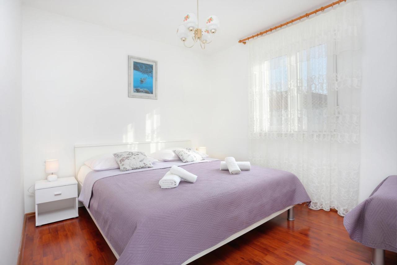 Apartments And Rooms With Parking Space Kastel Stafilic, Kastela - 18673 Екстер'єр фото