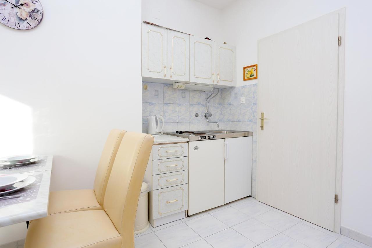 Apartments And Rooms With Parking Space Kastel Stafilic, Kastela - 18673 Екстер'єр фото