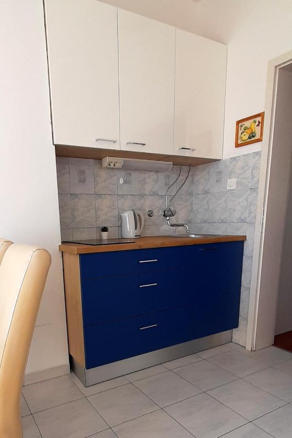 Apartments And Rooms With Parking Space Kastel Stafilic, Kastela - 18673 Екстер'єр фото