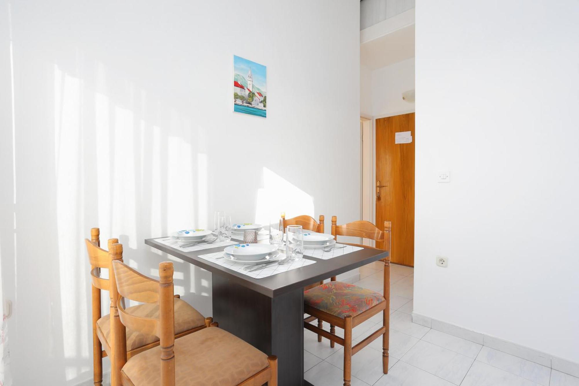 Apartments And Rooms With Parking Space Kastel Stafilic, Kastela - 18673 Номер фото