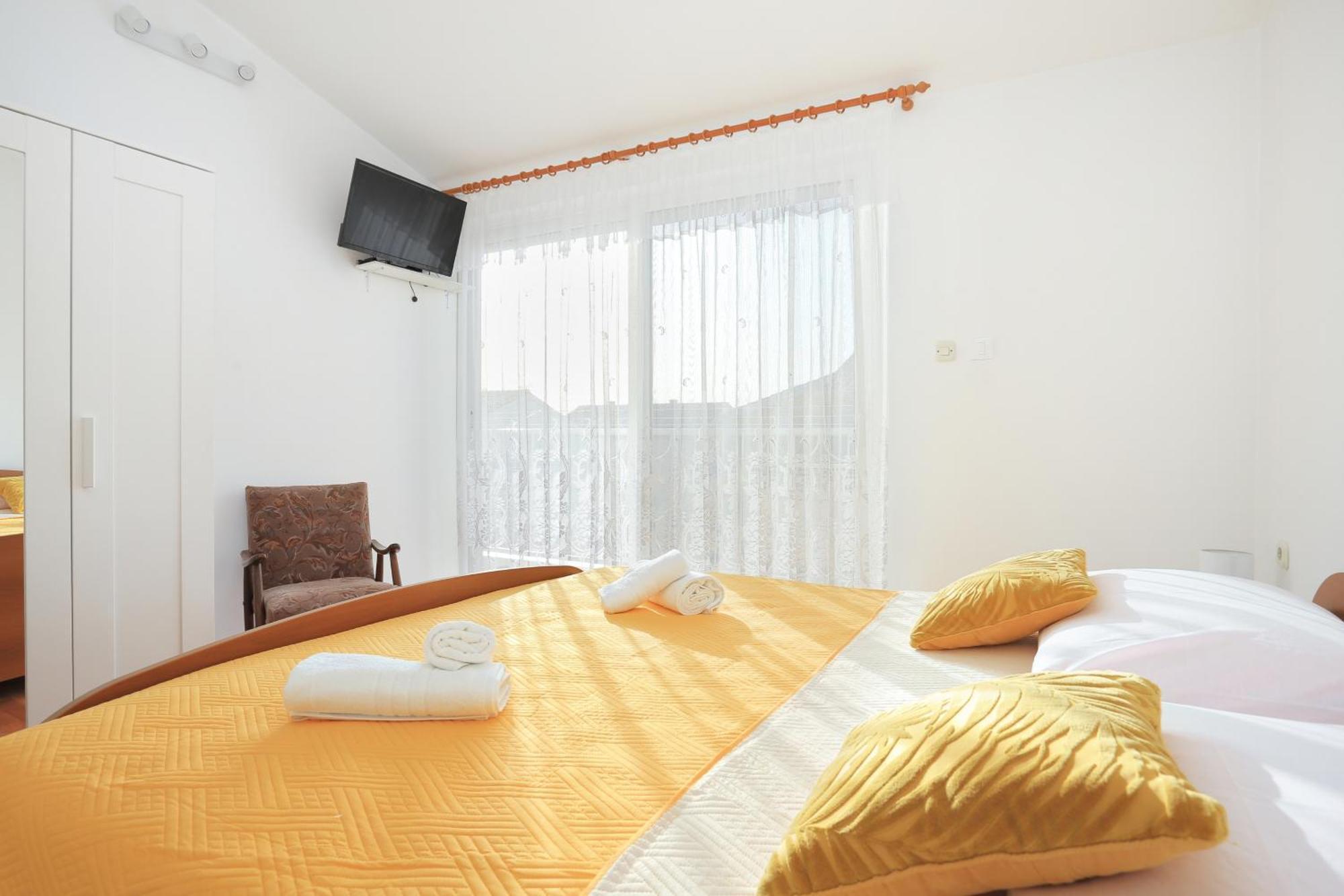 Apartments And Rooms With Parking Space Kastel Stafilic, Kastela - 18673 Номер фото