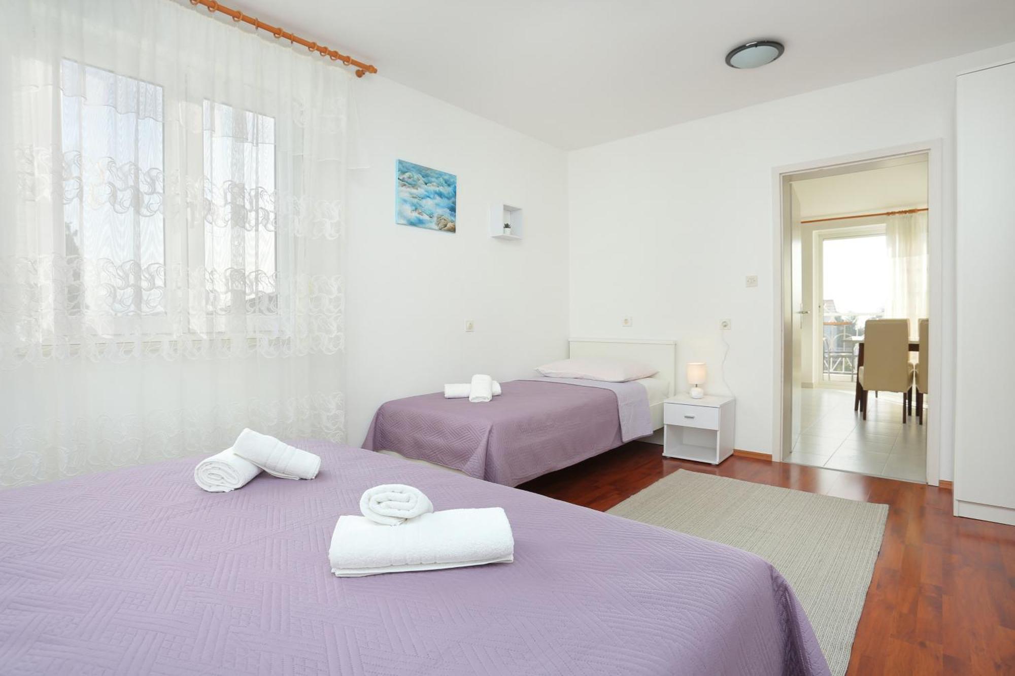 Apartments And Rooms With Parking Space Kastel Stafilic, Kastela - 18673 Номер фото